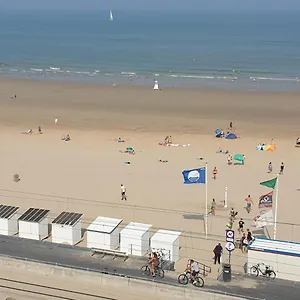 Apartment Raversijde With Seaview, Ostende